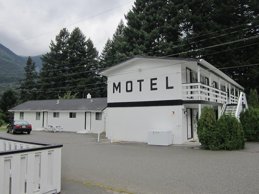 The Mighty Fraser Motel Boston Bar Exterior foto